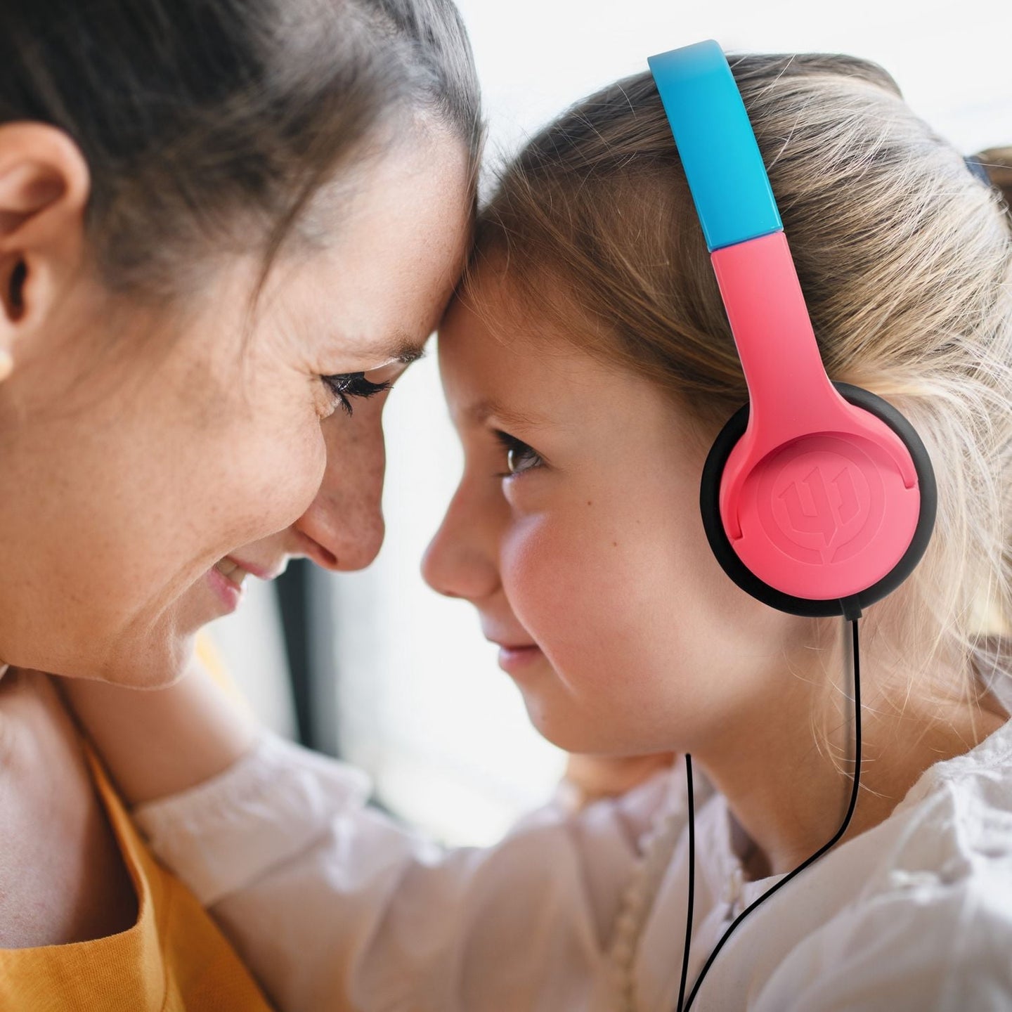 Child wearing Wicked Audio Rad Rascal Bubblegum headphones
