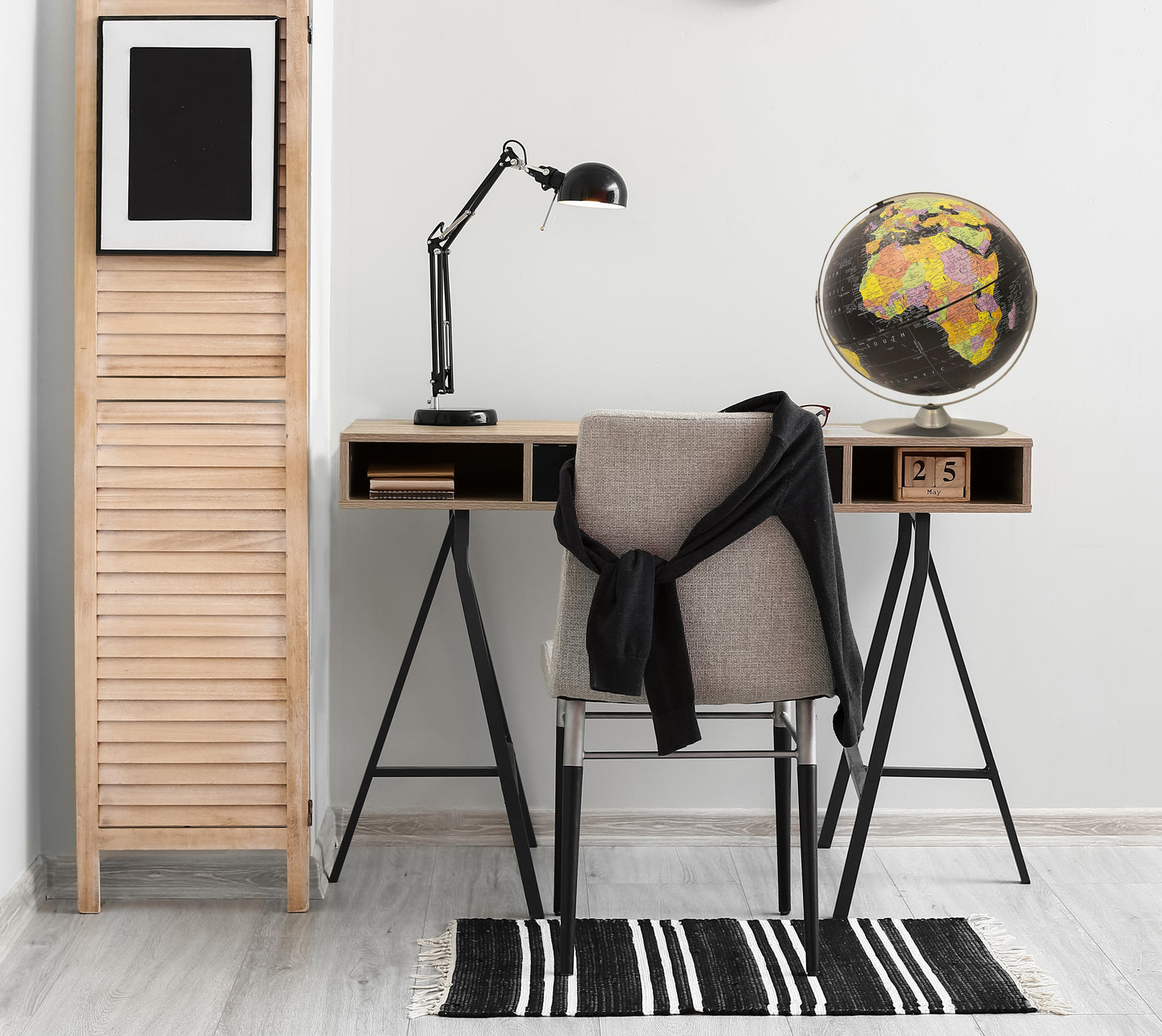 Starlight 12″ Black Desk – Replogle Globes
