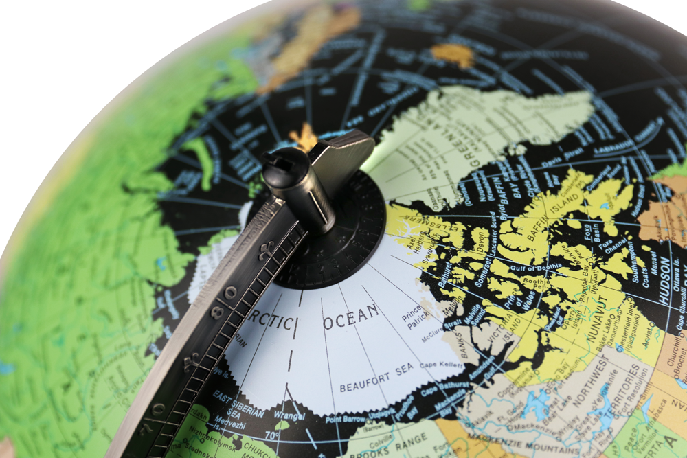 Orion 12″ Black Illuminated Desk – Replogle Globes – illuminated, north pole