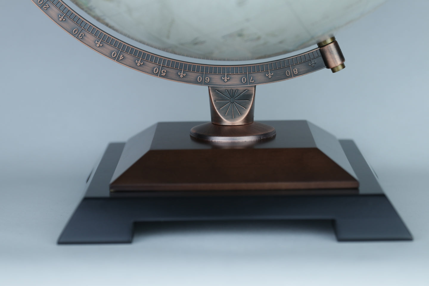 Bingham 12″ Antique Raised Relief Desk National Geographic Collection – Replogle Globes