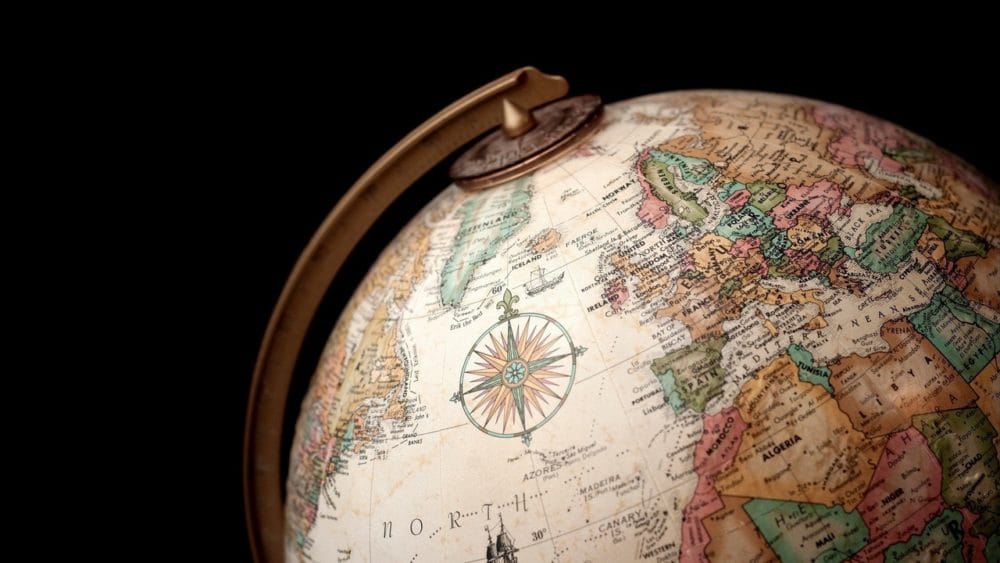 Quincy 9″ Antique Raised Relief Desk – Replogle Globes